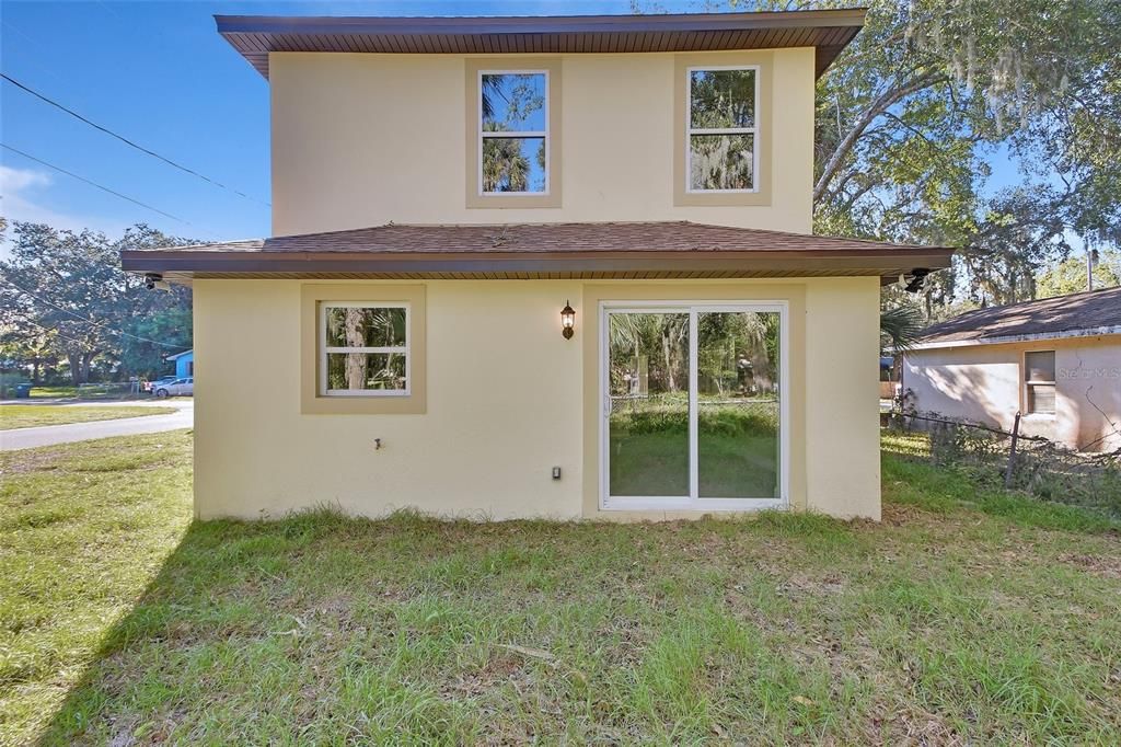 На продажу: $294,900 (3 спален, 2 ванн, 1677 Квадратных фут)