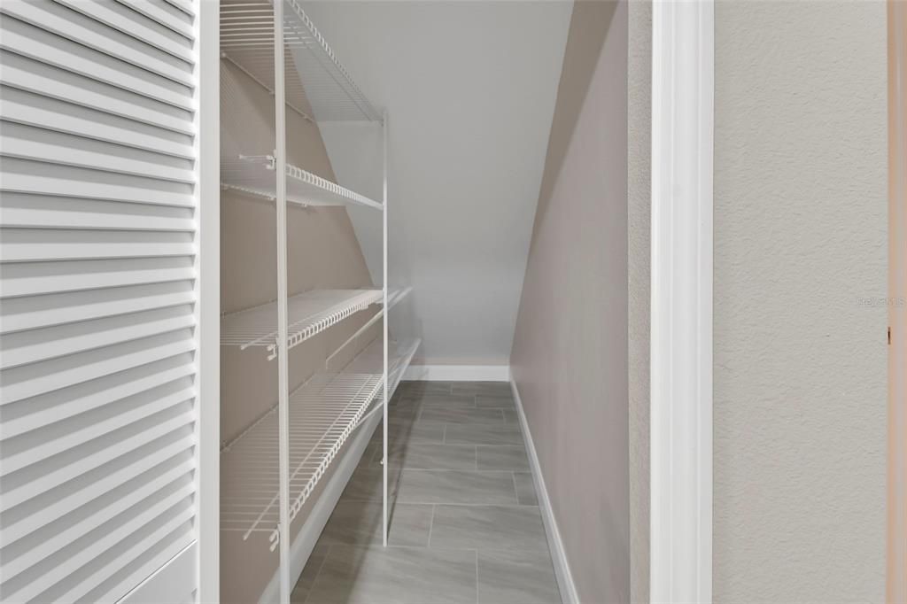 На продажу: $294,900 (3 спален, 2 ванн, 1677 Квадратных фут)