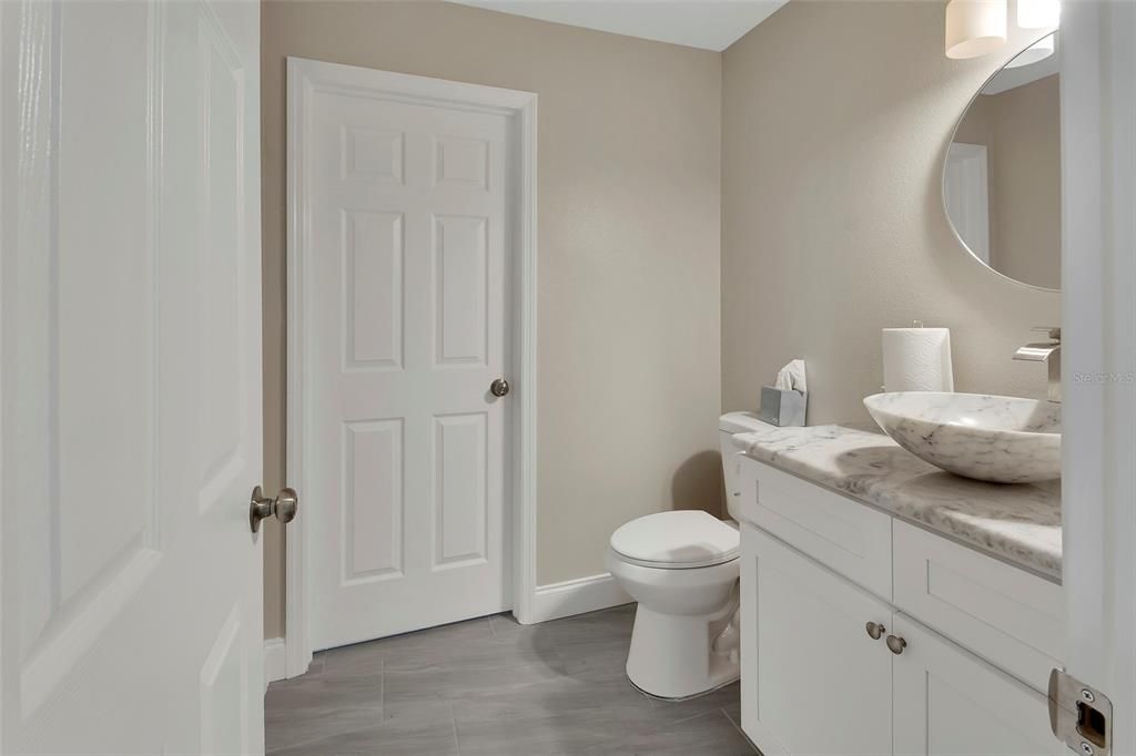 На продажу: $294,900 (3 спален, 2 ванн, 1677 Квадратных фут)