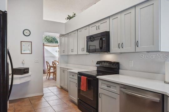 For Sale: $440,000 (3 beds, 2 baths, 1698 Square Feet)