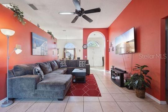 For Sale: $440,000 (3 beds, 2 baths, 1698 Square Feet)