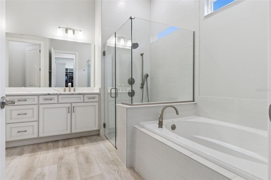 For Sale: $1,100,000 (3 beds, 3 baths, 3778 Square Feet)