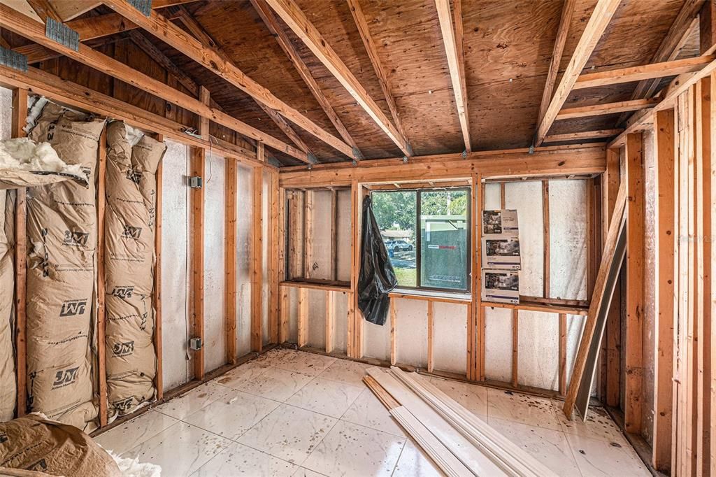 For Sale: $295,000 (3 beds, 2 baths, 1274 Square Feet)