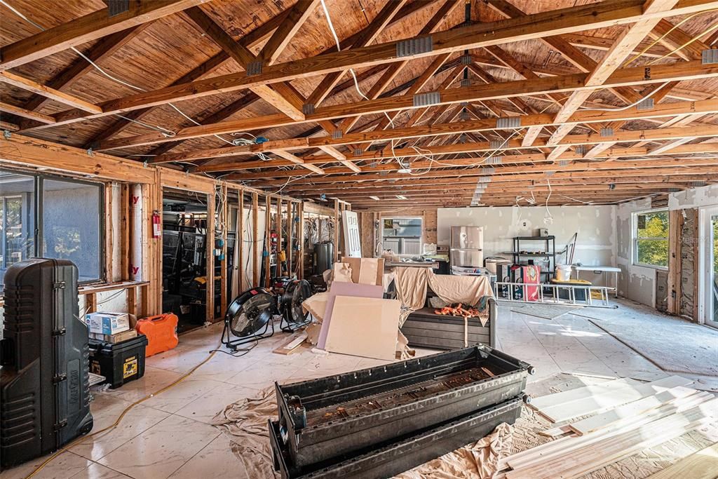 For Sale: $295,000 (3 beds, 2 baths, 1274 Square Feet)