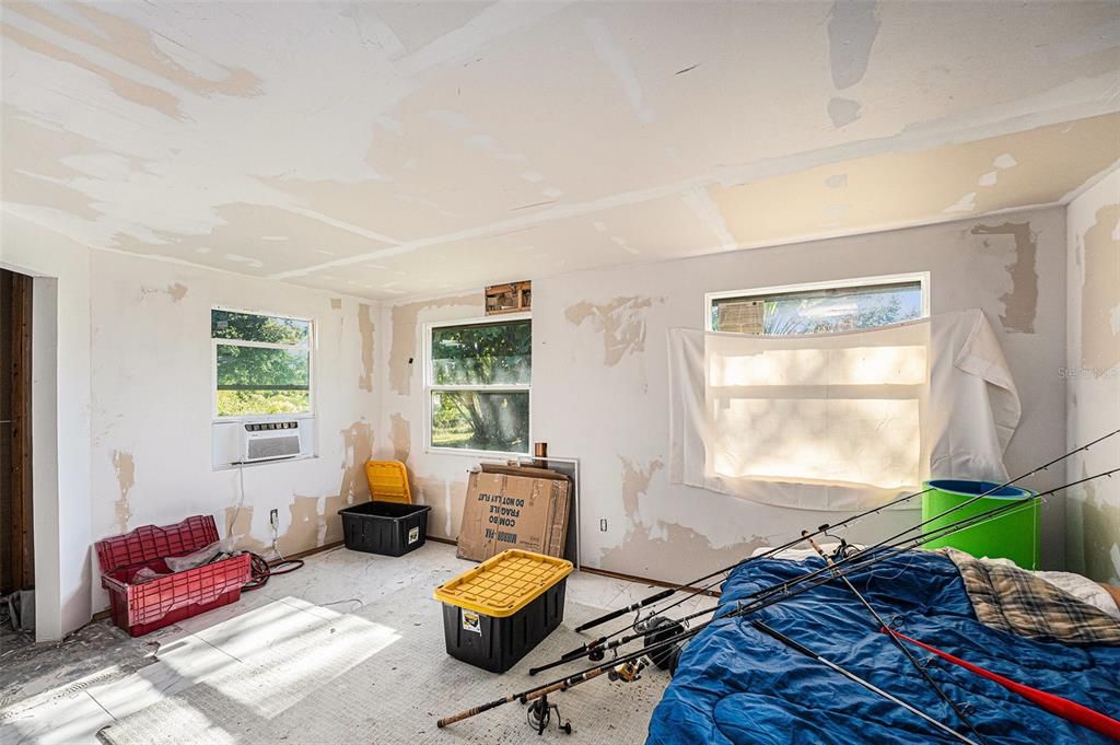 For Sale: $295,000 (3 beds, 2 baths, 1274 Square Feet)