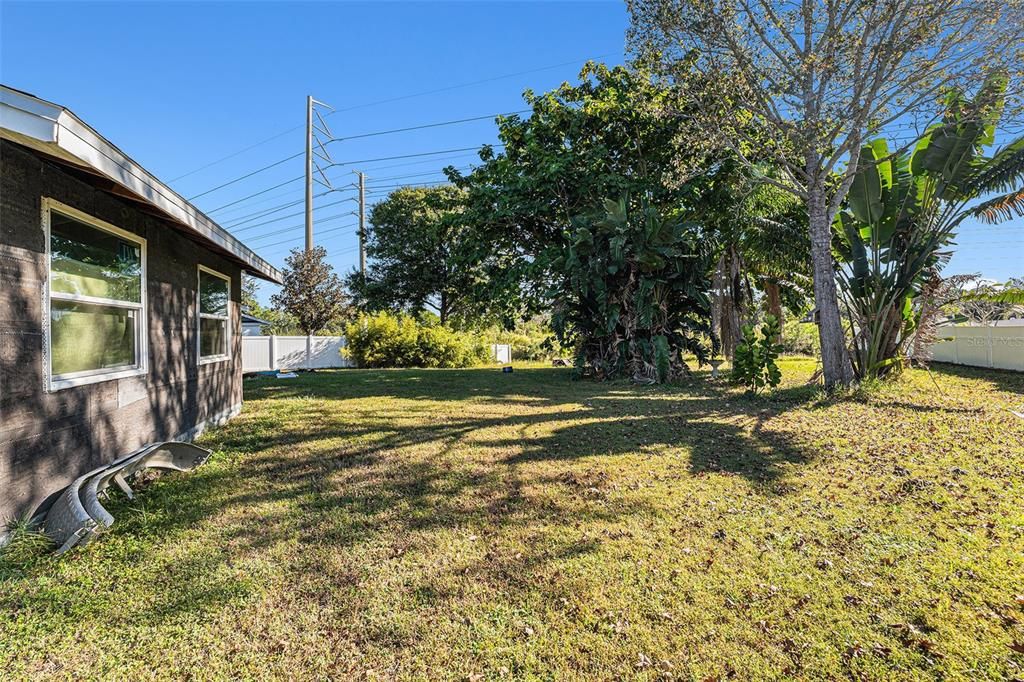 For Sale: $295,000 (3 beds, 2 baths, 1274 Square Feet)