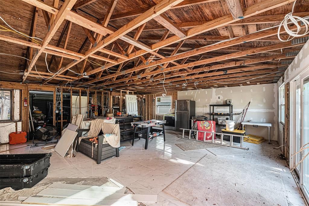 For Sale: $295,000 (3 beds, 2 baths, 1274 Square Feet)