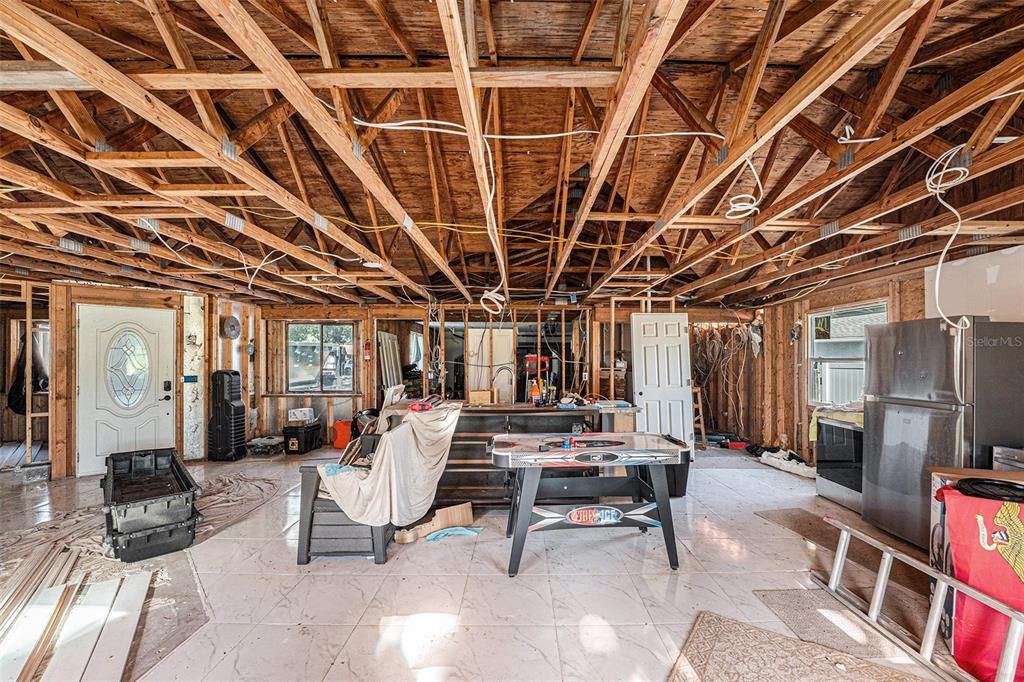 For Sale: $295,000 (3 beds, 2 baths, 1274 Square Feet)