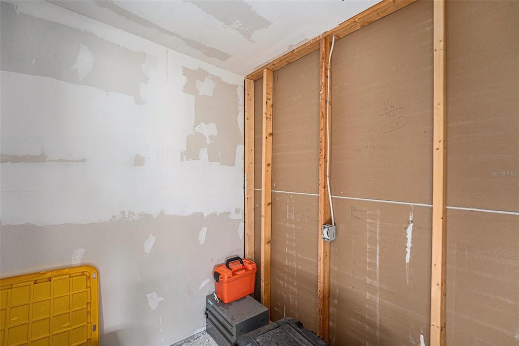 For Sale: $295,000 (3 beds, 2 baths, 1274 Square Feet)