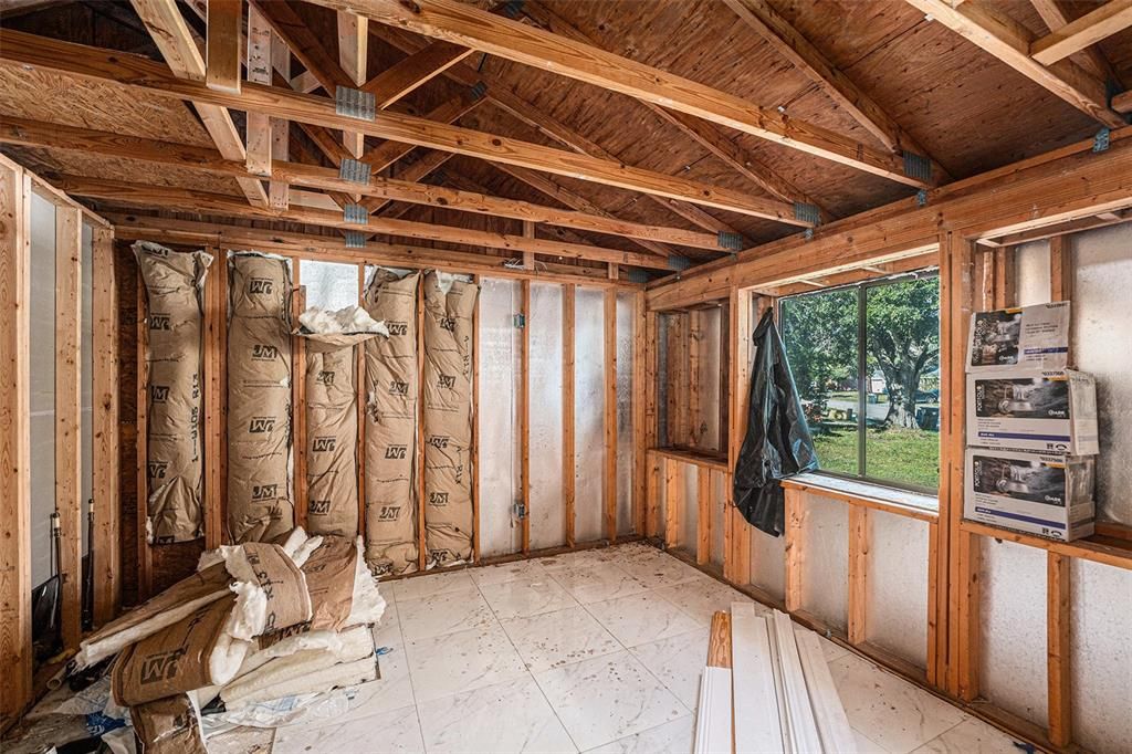 For Sale: $295,000 (3 beds, 2 baths, 1274 Square Feet)