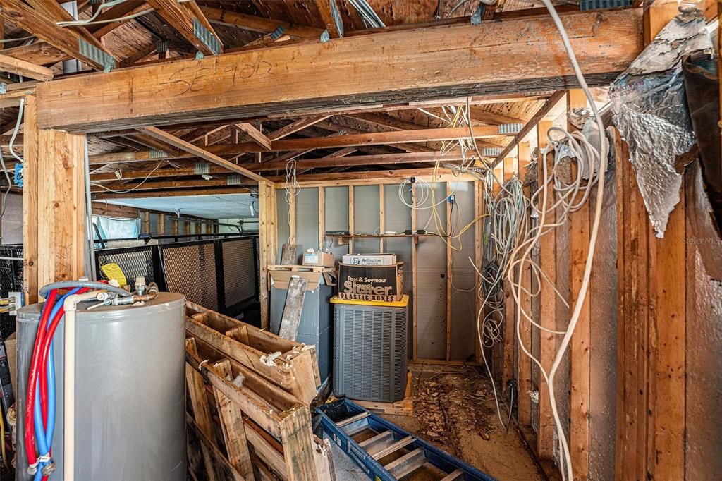 For Sale: $295,000 (3 beds, 2 baths, 1274 Square Feet)