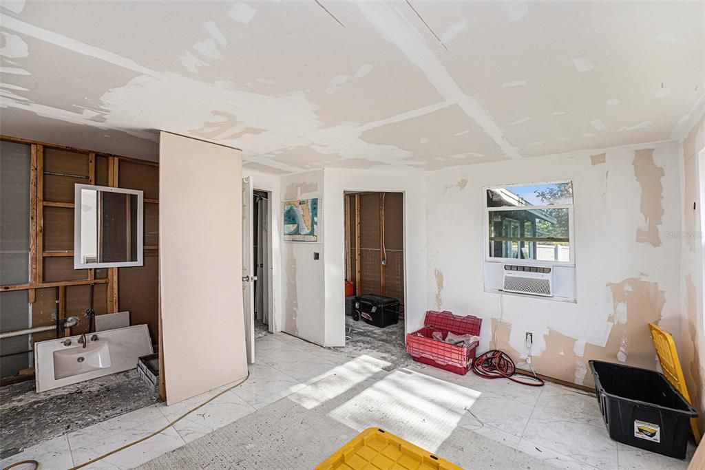 For Sale: $295,000 (3 beds, 2 baths, 1274 Square Feet)