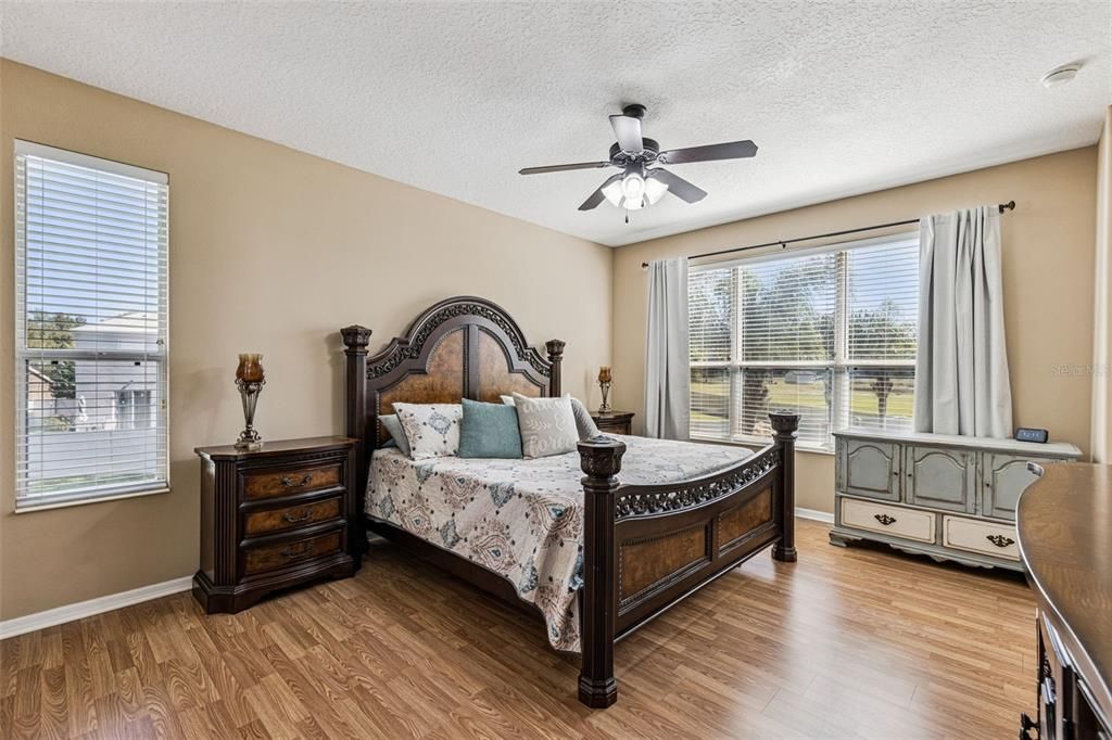 Active With Contract: $440,000 (4 beds, 2 baths, 2520 Square Feet)