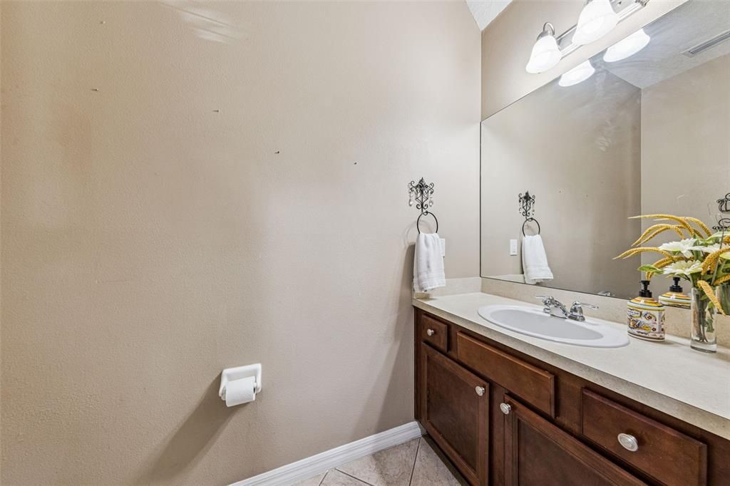 Active With Contract: $440,000 (4 beds, 2 baths, 2520 Square Feet)