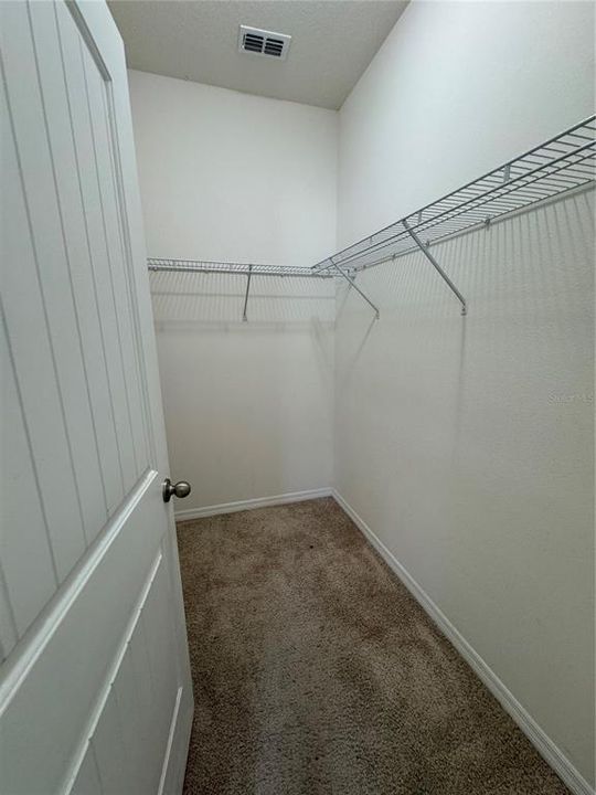 For Rent: $1,300 (1 beds, 1 baths, 800 Square Feet)