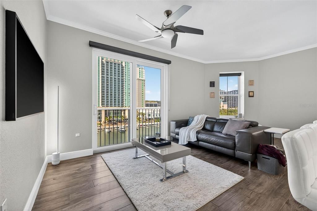 For Sale: $910,000 (3 beds, 2 baths, 1332 Square Feet)