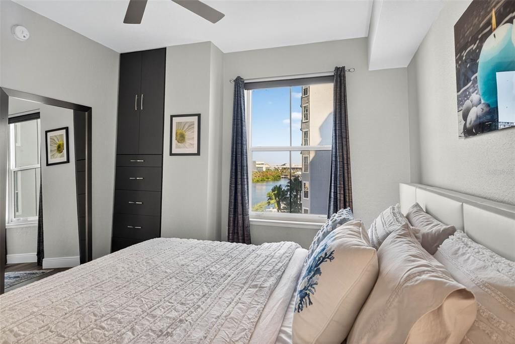 For Sale: $910,000 (3 beds, 2 baths, 1332 Square Feet)