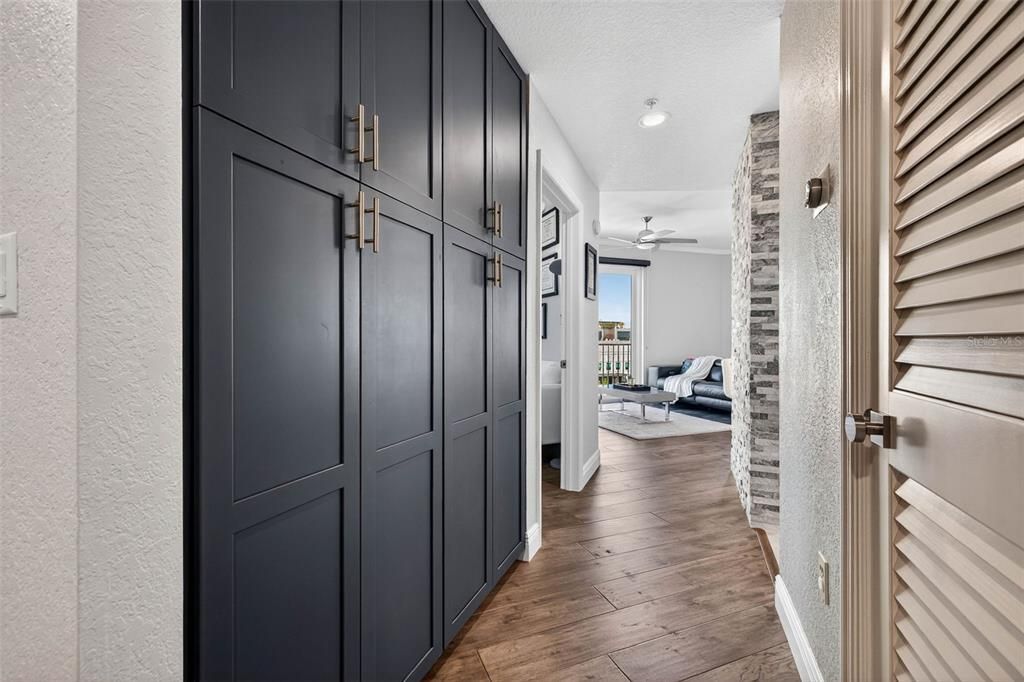 For Sale: $910,000 (3 beds, 2 baths, 1332 Square Feet)