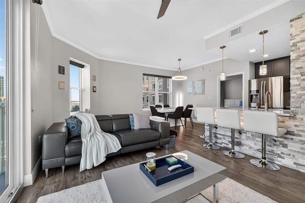 For Sale: $910,000 (3 beds, 2 baths, 1332 Square Feet)