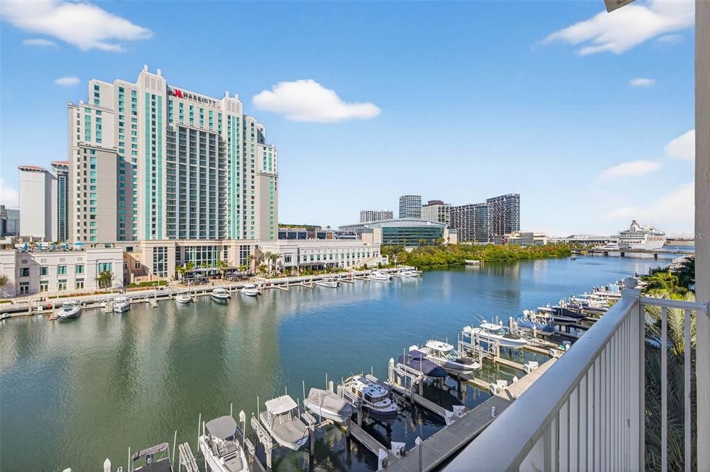 For Sale: $910,000 (3 beds, 2 baths, 1332 Square Feet)