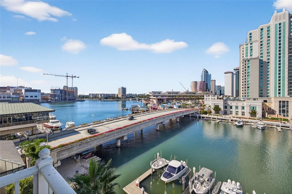 For Sale: $910,000 (3 beds, 2 baths, 1332 Square Feet)