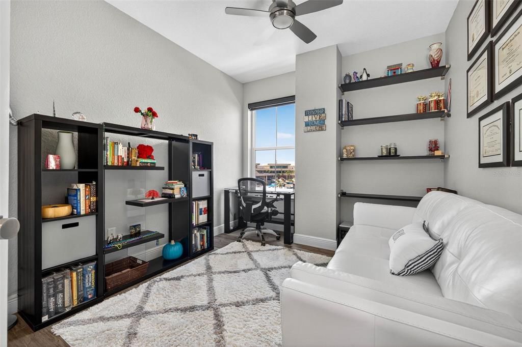 For Sale: $910,000 (3 beds, 2 baths, 1332 Square Feet)