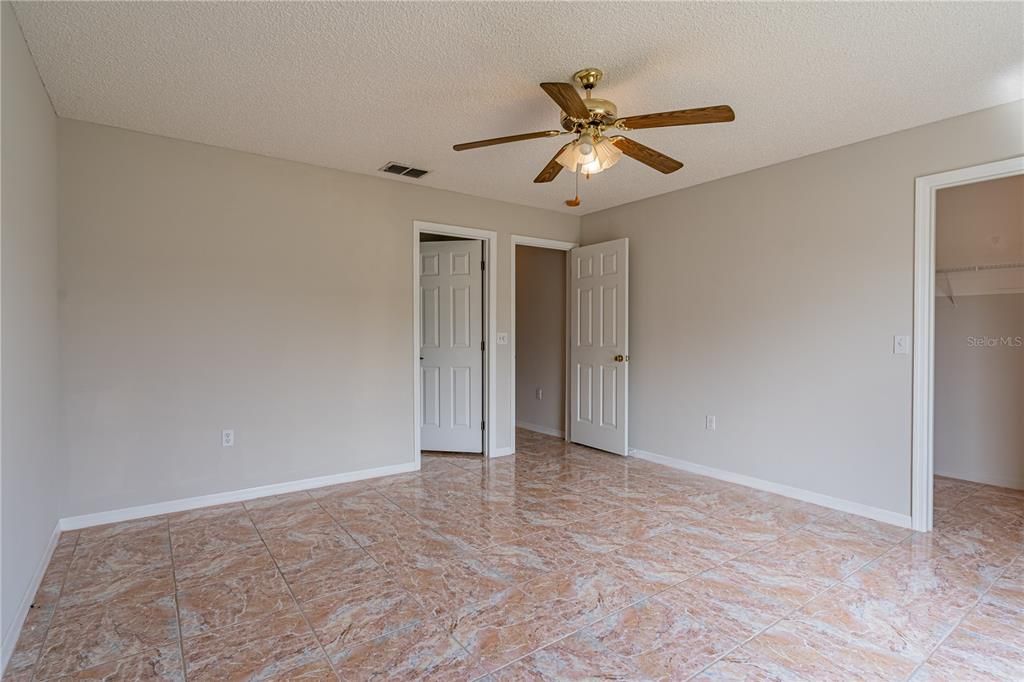 For Sale: $490,000 (5 beds, 0 baths, 2484 Square Feet)