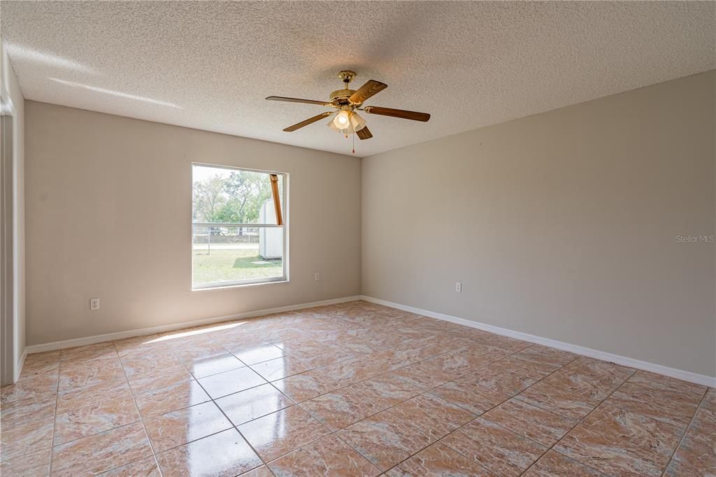 For Sale: $490,000 (5 beds, 0 baths, 2484 Square Feet)