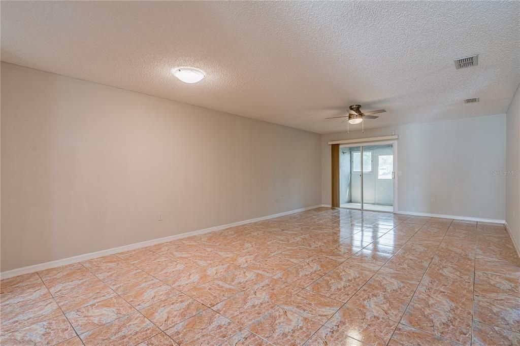 For Sale: $490,000 (5 beds, 0 baths, 2484 Square Feet)