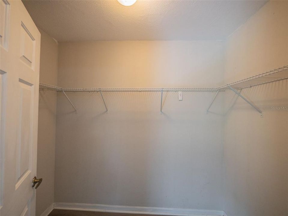 For Sale: $490,000 (5 beds, 0 baths, 2484 Square Feet)