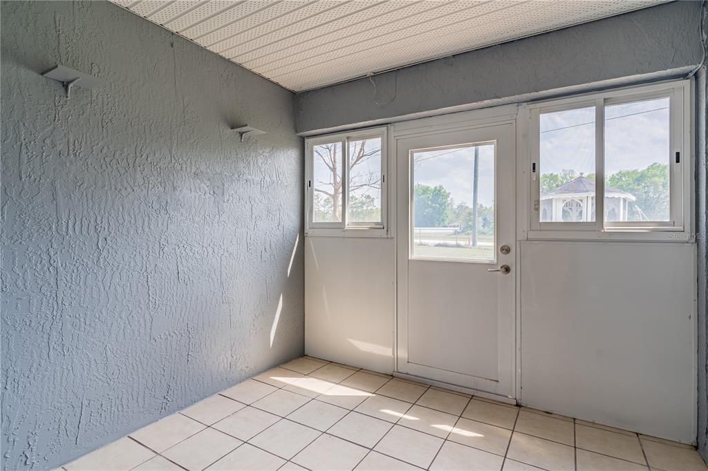 For Sale: $490,000 (5 beds, 0 baths, 2484 Square Feet)