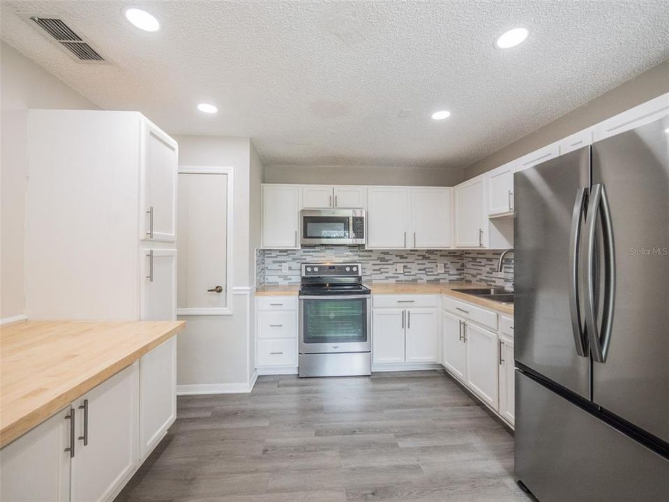 For Sale: $490,000 (5 beds, 0 baths, 2484 Square Feet)