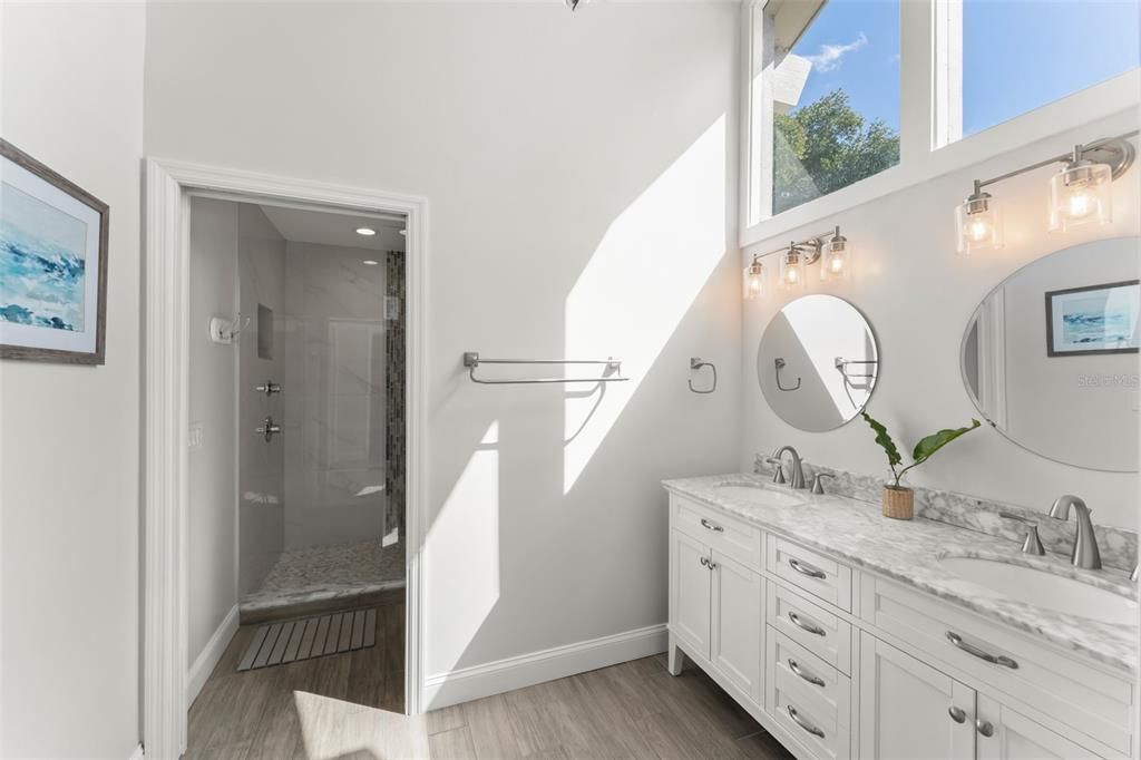 Activo con contrato: $699,900 (3 camas, 2 baños, 2106 Pies cuadrados)