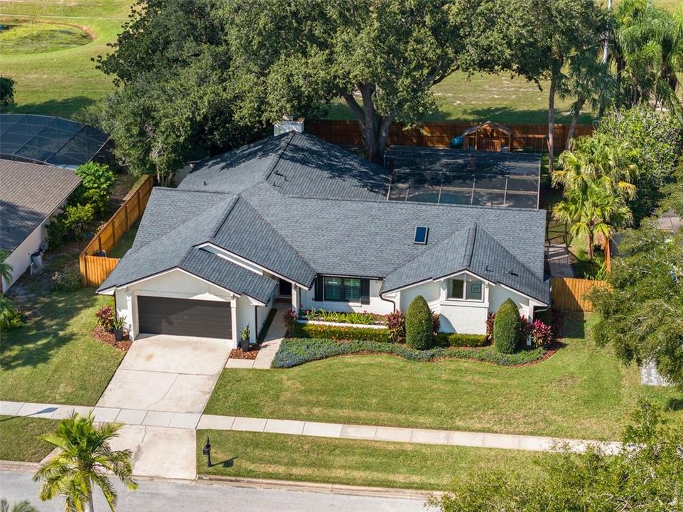 Activo con contrato: $699,900 (3 camas, 2 baños, 2106 Pies cuadrados)