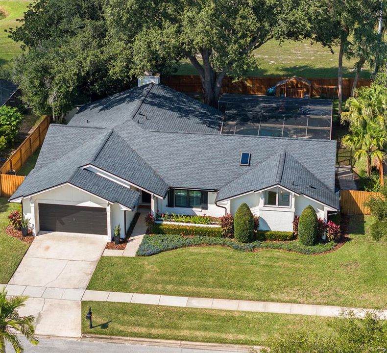 Activo con contrato: $699,900 (3 camas, 2 baños, 2106 Pies cuadrados)