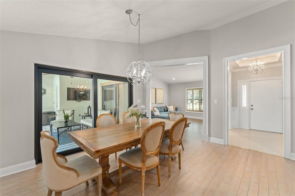 Activo con contrato: $699,900 (3 camas, 2 baños, 2106 Pies cuadrados)