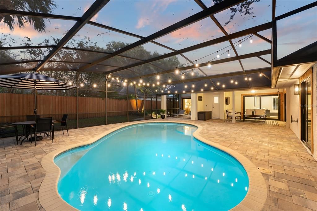 Activo con contrato: $699,900 (3 camas, 2 baños, 2106 Pies cuadrados)