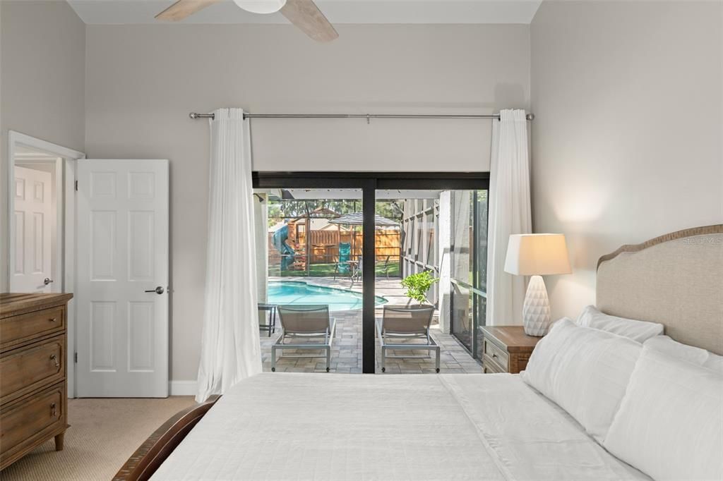 Activo con contrato: $699,900 (3 camas, 2 baños, 2106 Pies cuadrados)