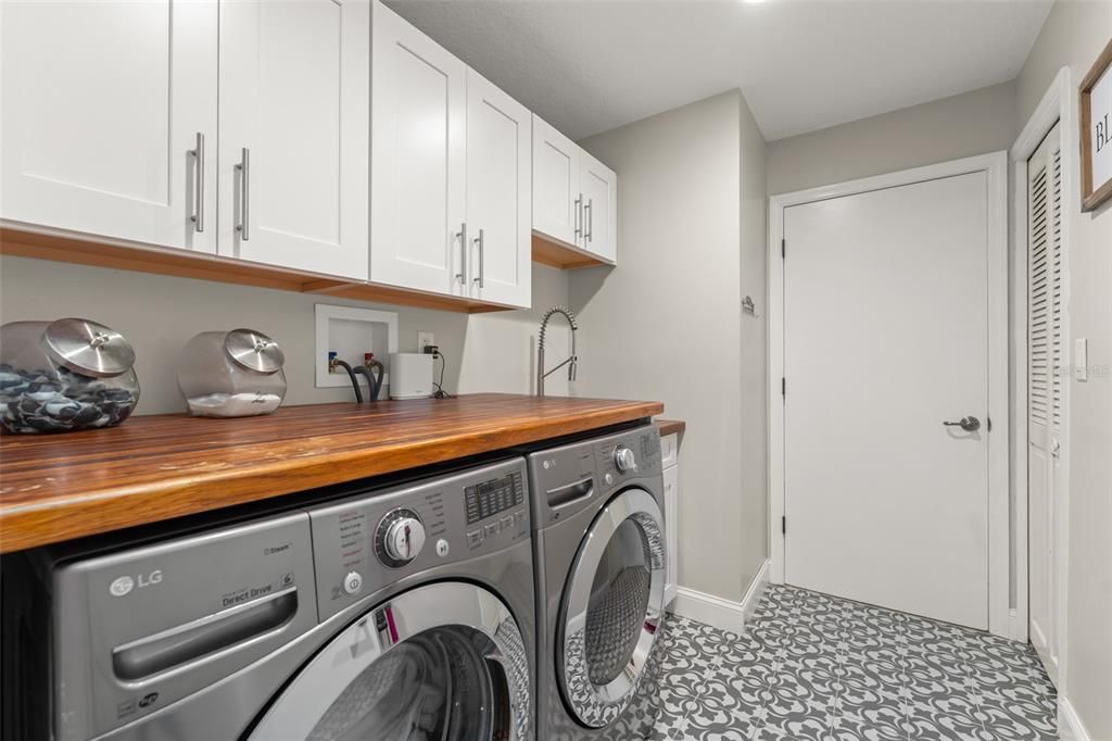 Activo con contrato: $699,900 (3 camas, 2 baños, 2106 Pies cuadrados)