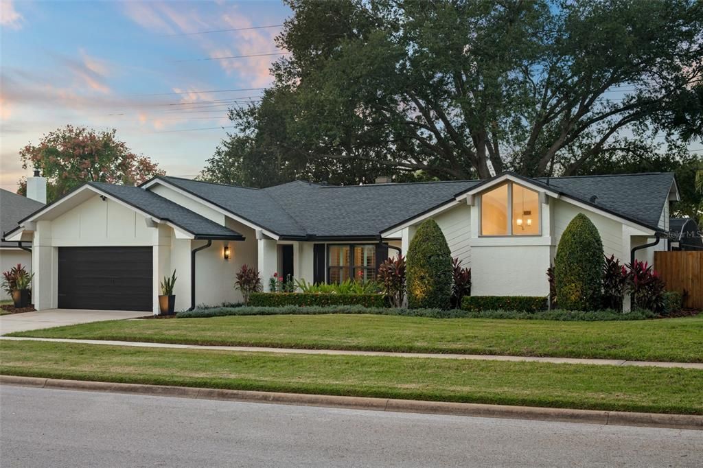 Activo con contrato: $699,900 (3 camas, 2 baños, 2106 Pies cuadrados)