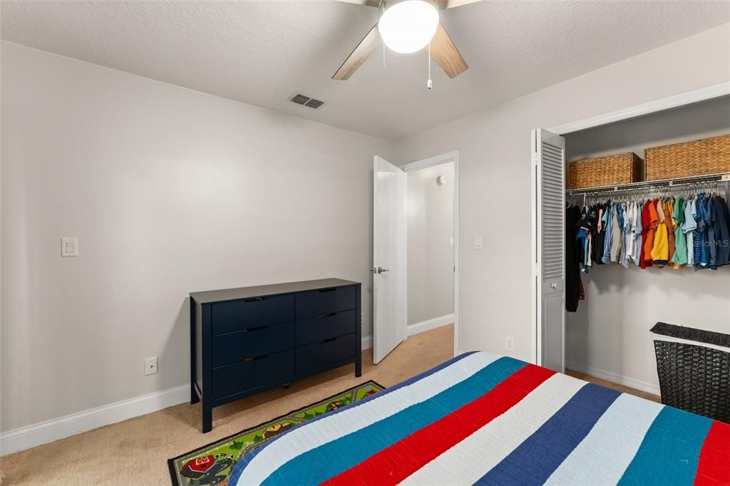 Activo con contrato: $699,900 (3 camas, 2 baños, 2106 Pies cuadrados)