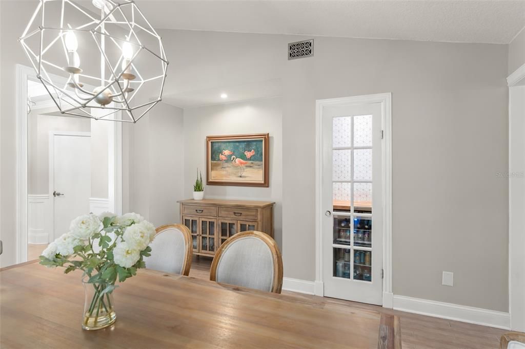 Activo con contrato: $699,900 (3 camas, 2 baños, 2106 Pies cuadrados)