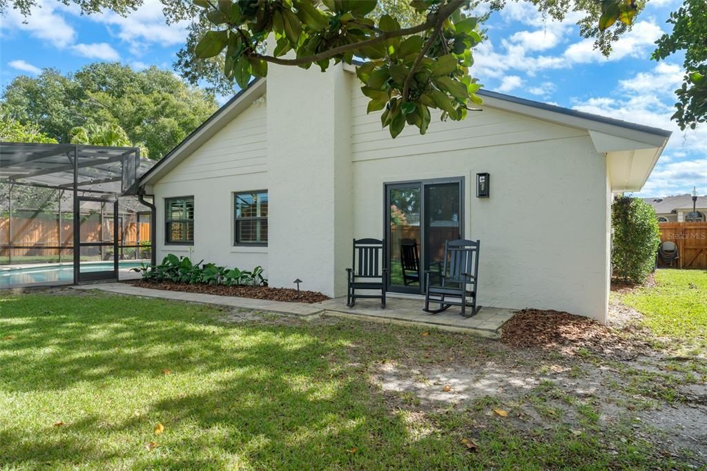 Activo con contrato: $699,900 (3 camas, 2 baños, 2106 Pies cuadrados)