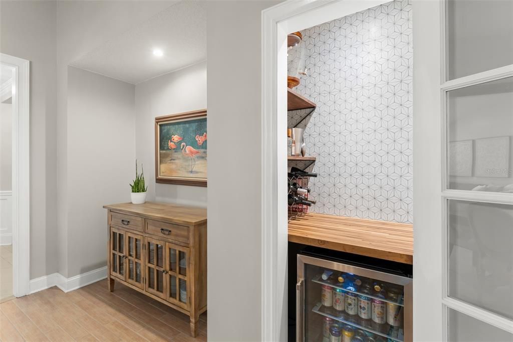 Activo con contrato: $699,900 (3 camas, 2 baños, 2106 Pies cuadrados)