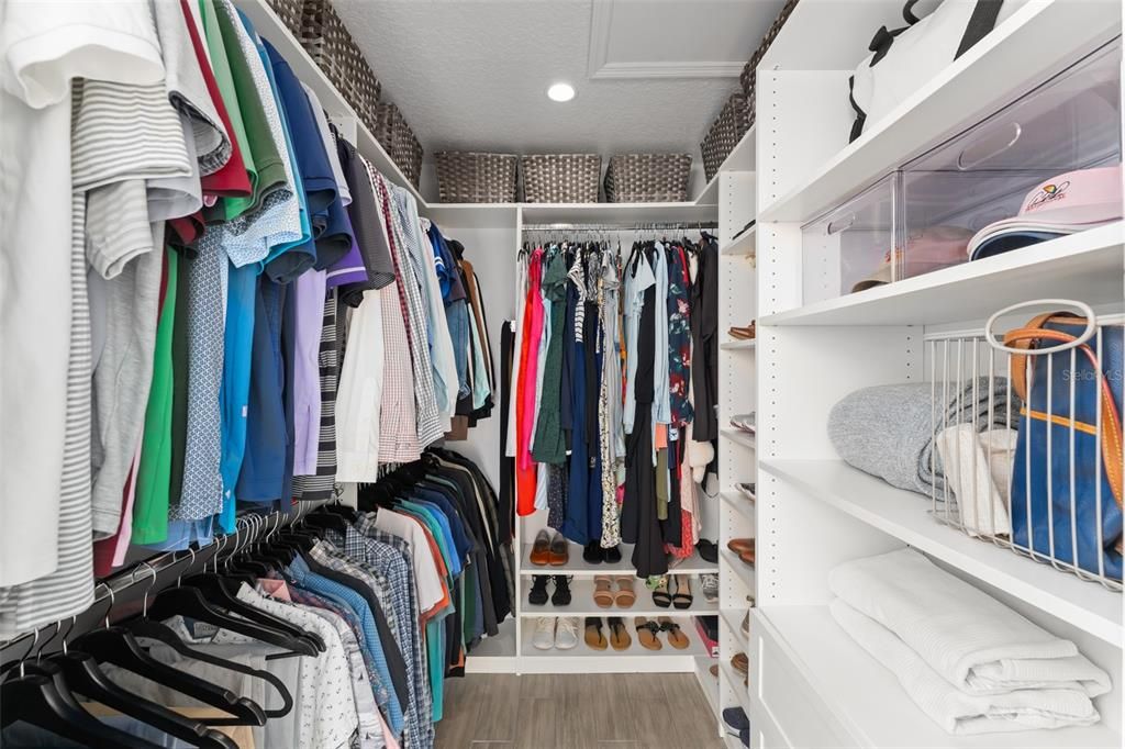 Activo con contrato: $699,900 (3 camas, 2 baños, 2106 Pies cuadrados)