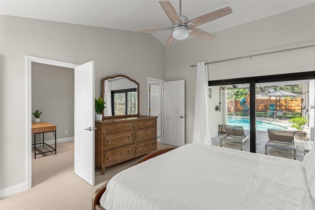 Activo con contrato: $699,900 (3 camas, 2 baños, 2106 Pies cuadrados)