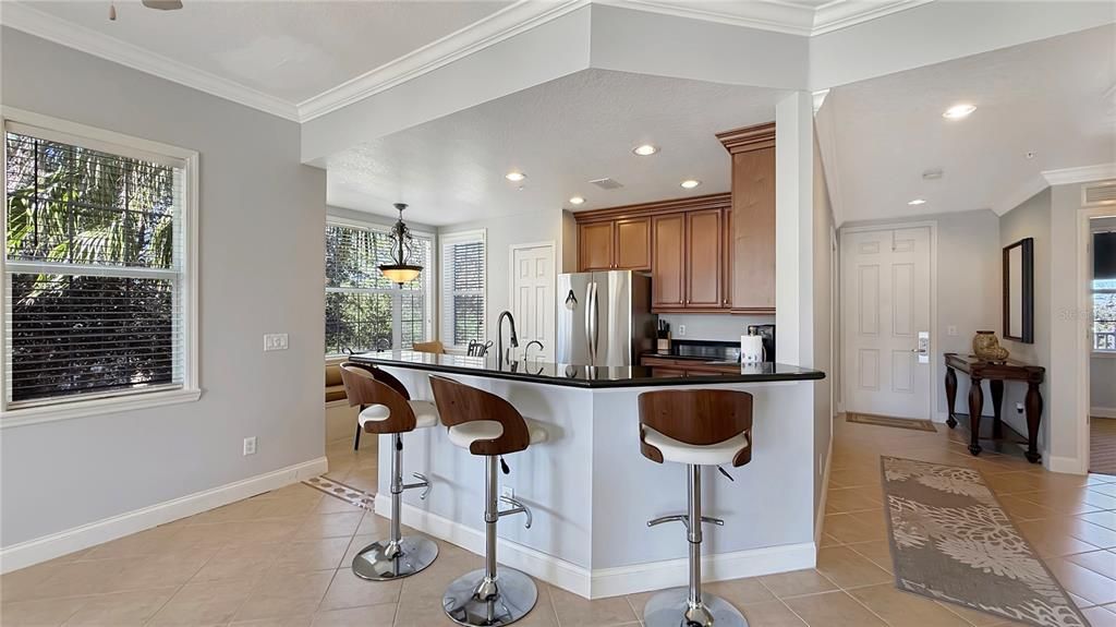 Под контрактом: $299,000 (3 спален, 2 ванн, 1419 Квадратных фут)