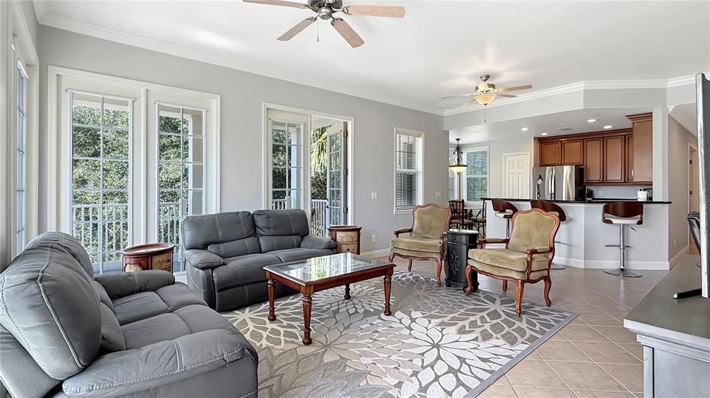 Под контрактом: $299,000 (3 спален, 2 ванн, 1419 Квадратных фут)