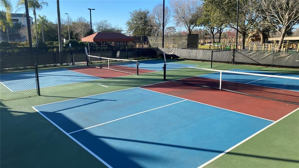 Под контрактом: $299,000 (3 спален, 2 ванн, 1419 Квадратных фут)