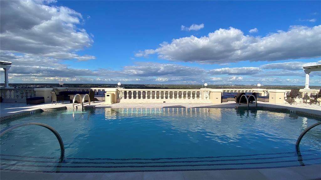 Под контрактом: $299,000 (3 спален, 2 ванн, 1419 Квадратных фут)